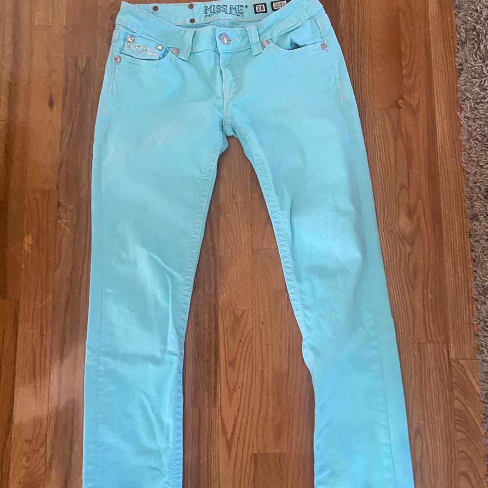 Women’s Miss Me jeans